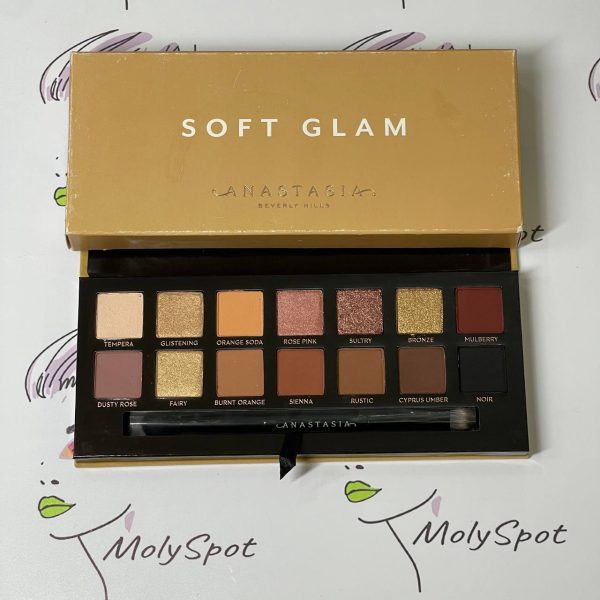 Anastasia Beverly Hills Soft Glam g1